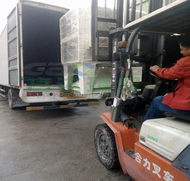 等離子廢氣處理設(shè)備裝車(chē)